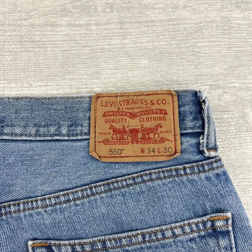 Vintage Levis 550 Jeans Size 34x30 Blue‎ Light Wash Denim Relaxed Fit